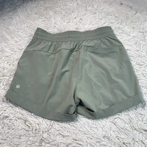 Lululemon Spring Break Away Short *4-way Stretch 3" Sea Moss - Picture 4 of 6